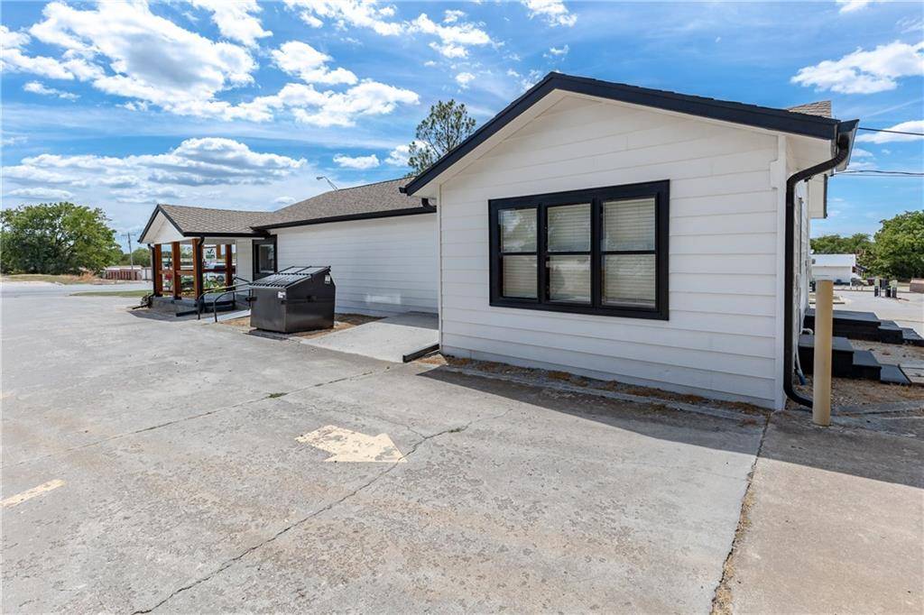 1808 W Broadway AVE, Sulphur, OK 73086