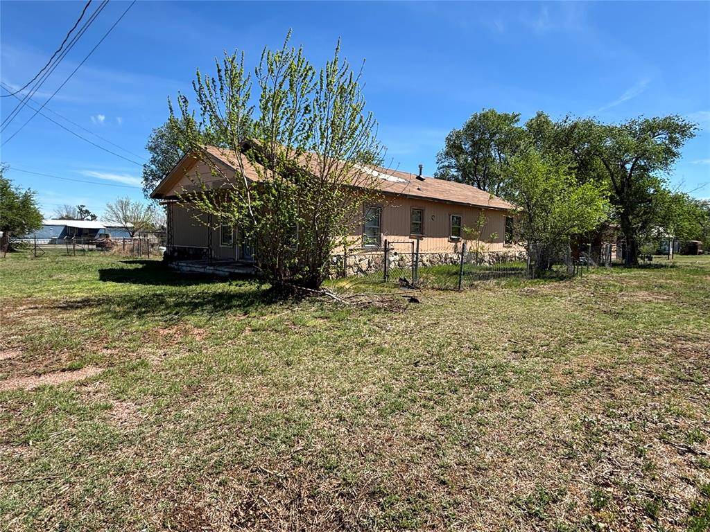 401 W Friendship ST, Mangum, OK 73554