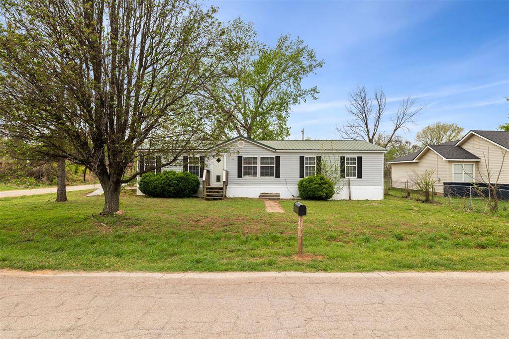 816 Oak ST, Maysville, OK 73057
