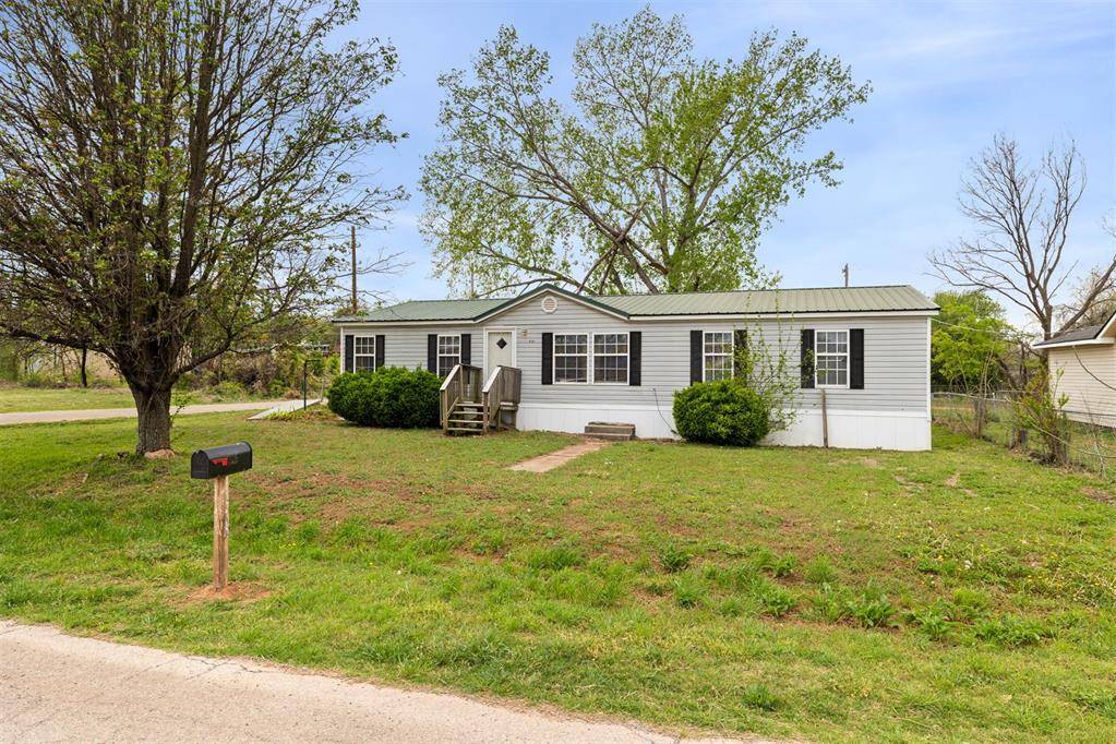 816 Oak ST, Maysville, OK 73057