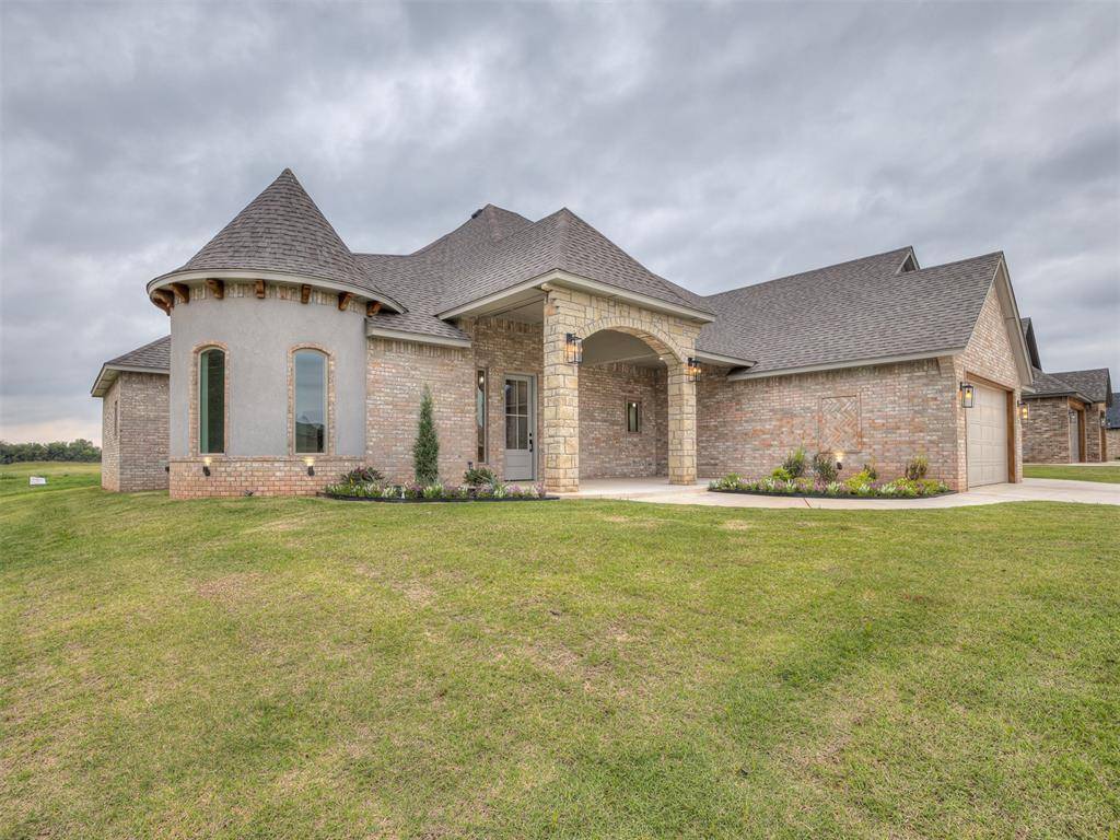 2114 W Cole DR, Mustang, OK 73064