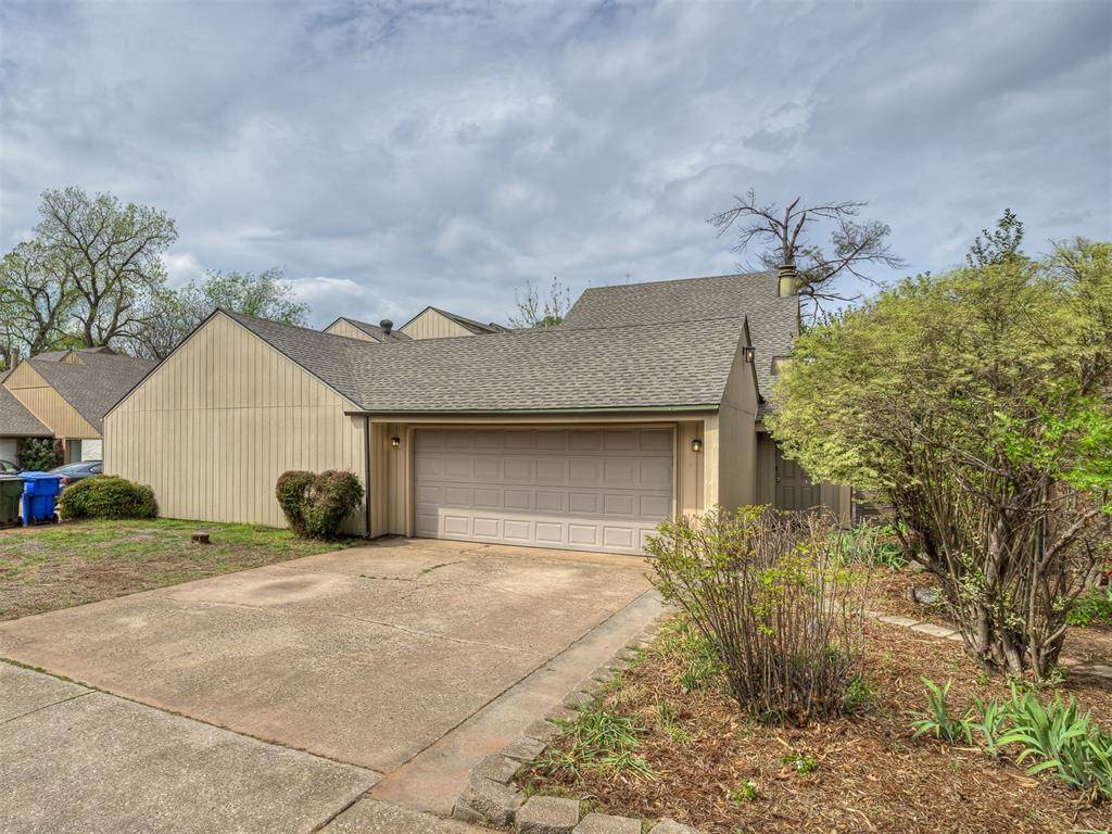 3719 River Oaks DR, Norman, OK 73072