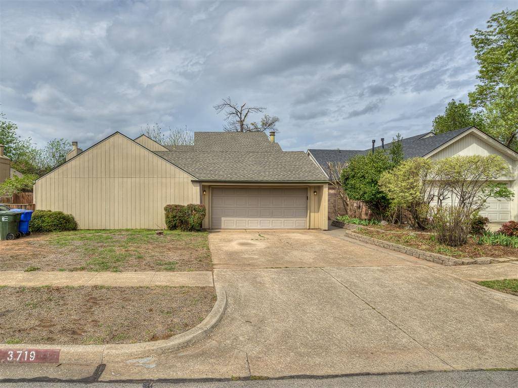 3719 River Oaks DR, Norman, OK 73072