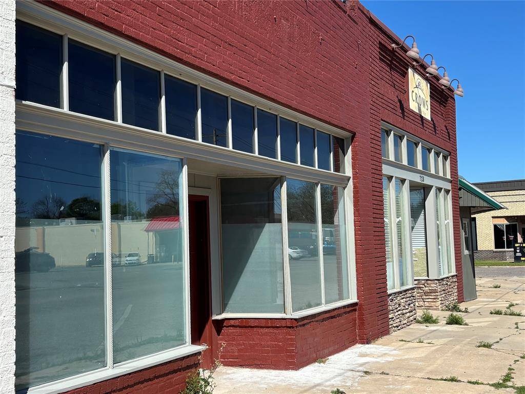 726 E Main ST, Shawnee, OK 74801