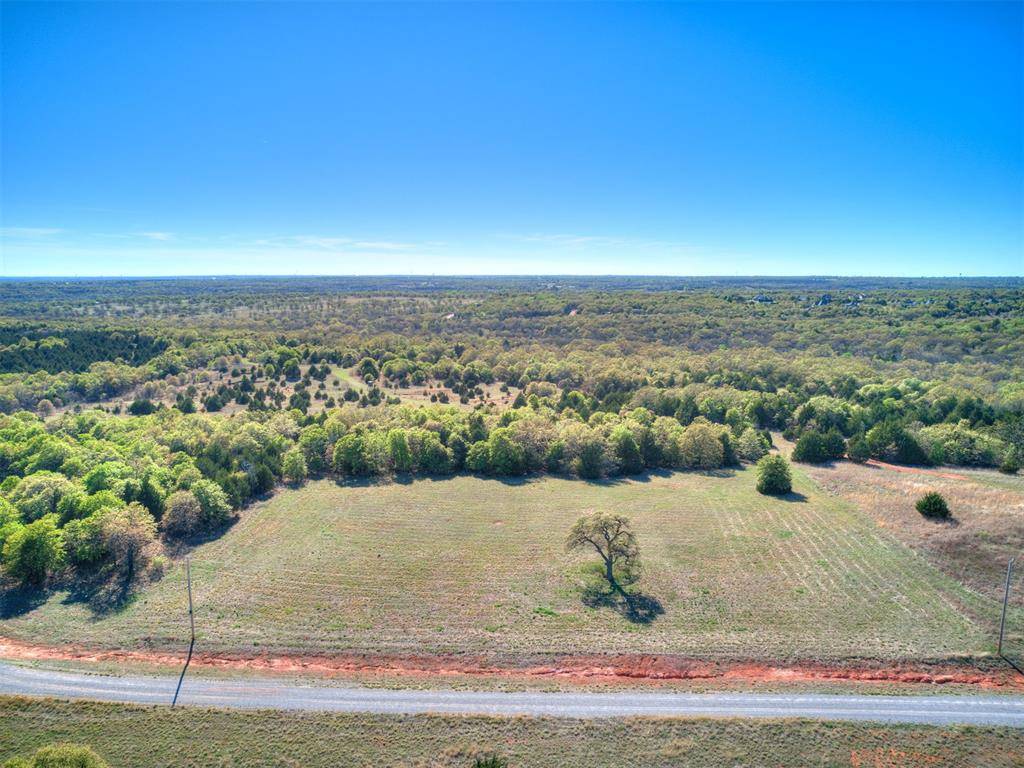 9504 Royal Oak DR, Arcadia, OK 73007