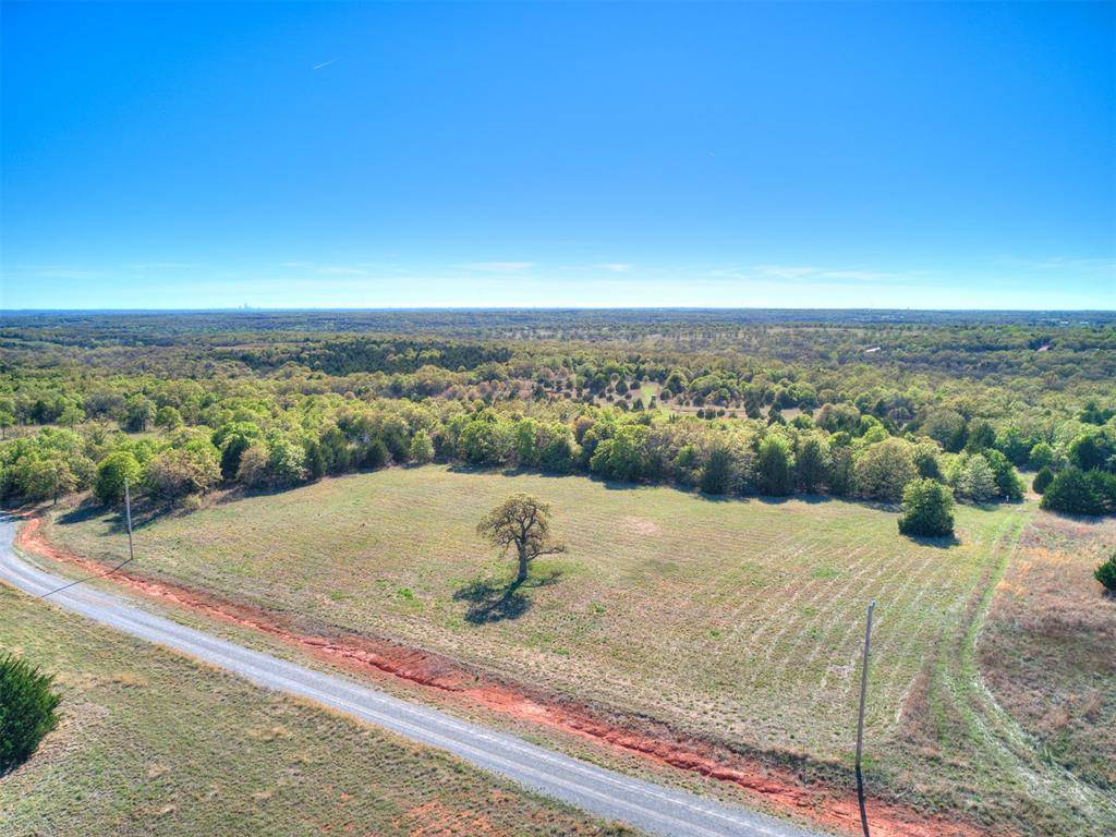 9504 Royal Oak DR, Arcadia, OK 73007