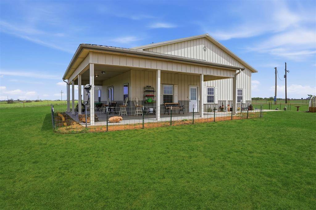 11763 N 1820 RD, Sayre, OK 73662