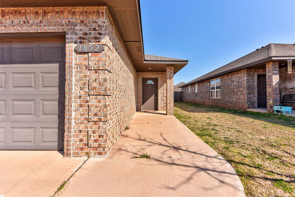 1852 Cypress LN, El Reno, OK 73036