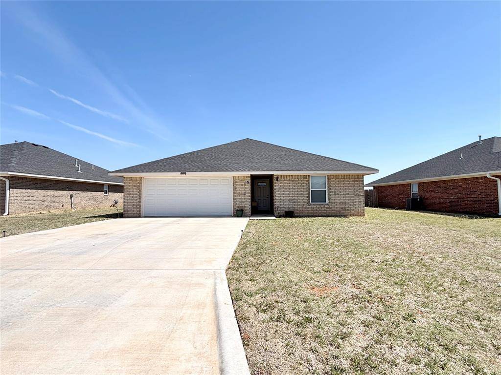 1712 Sommerset PL, Altus, OK 73521