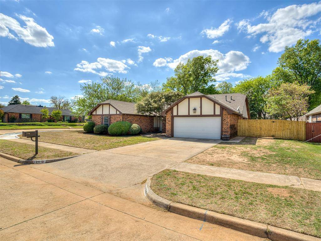 716 Landsdowne DR, Norman, OK 73072
