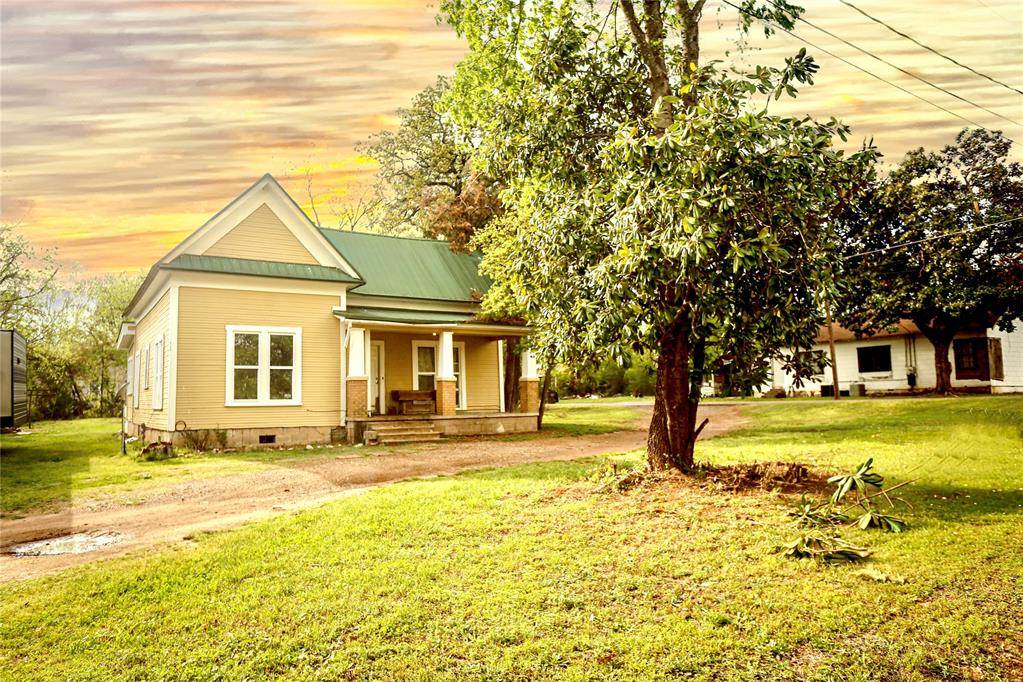 411 NE Avenue B AVE, Idabel, OK 74745
