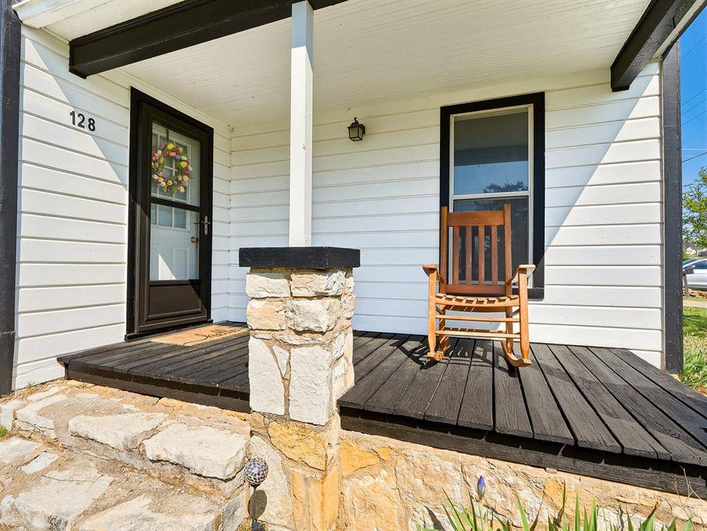 128 W Tahlequah AVE, Sulphur, OK 73086
