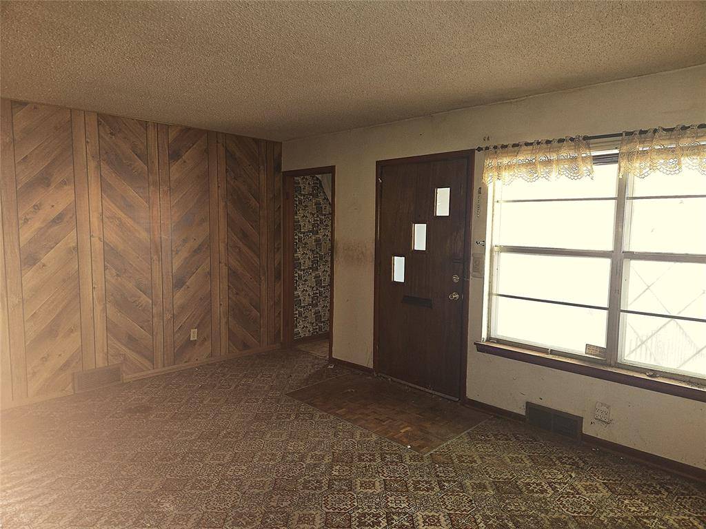 9416 Lyric LN, Midwest City, OK 73130