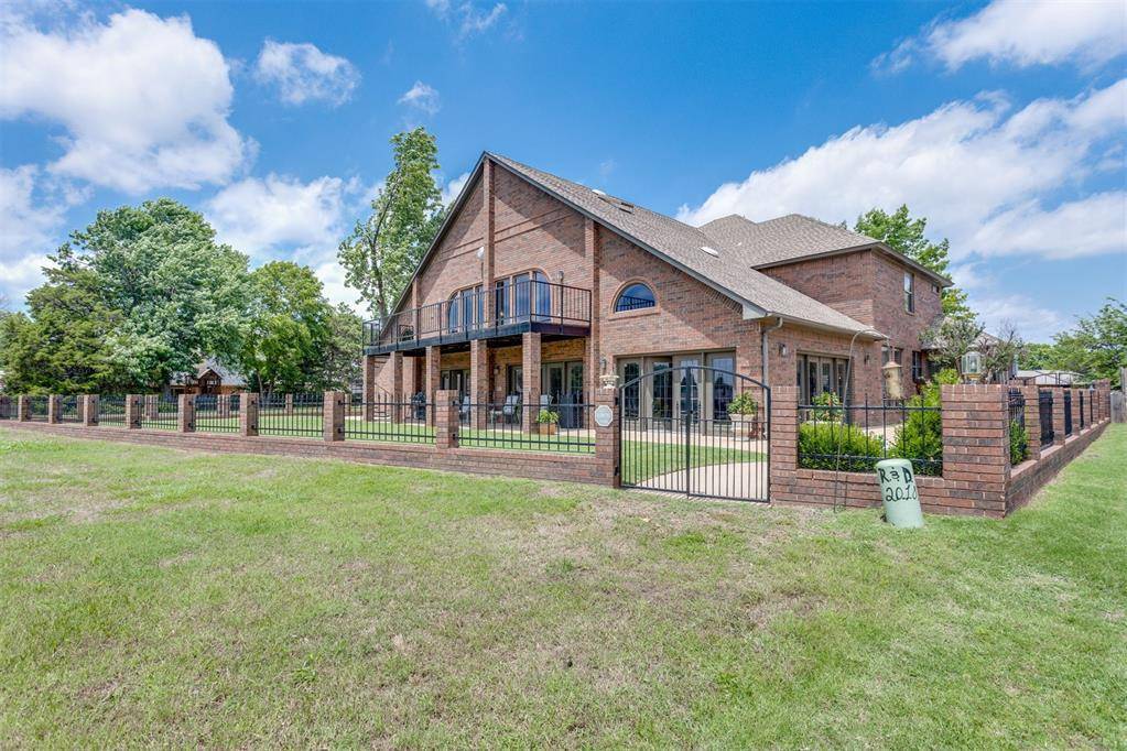 10116 Thompson AVE, Yukon, OK 73099