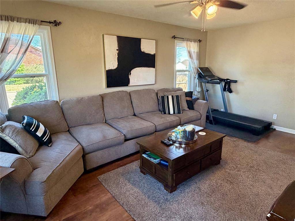 1500 Oak AVE, Clinton, OK 73601
