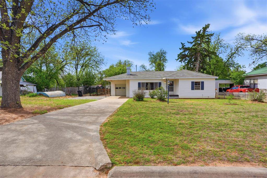 313 E Davis AVE, Tipton, OK 73570