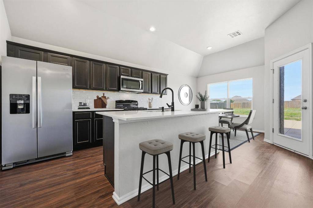 1281 Lakeview DR, Edmond, OK 73034