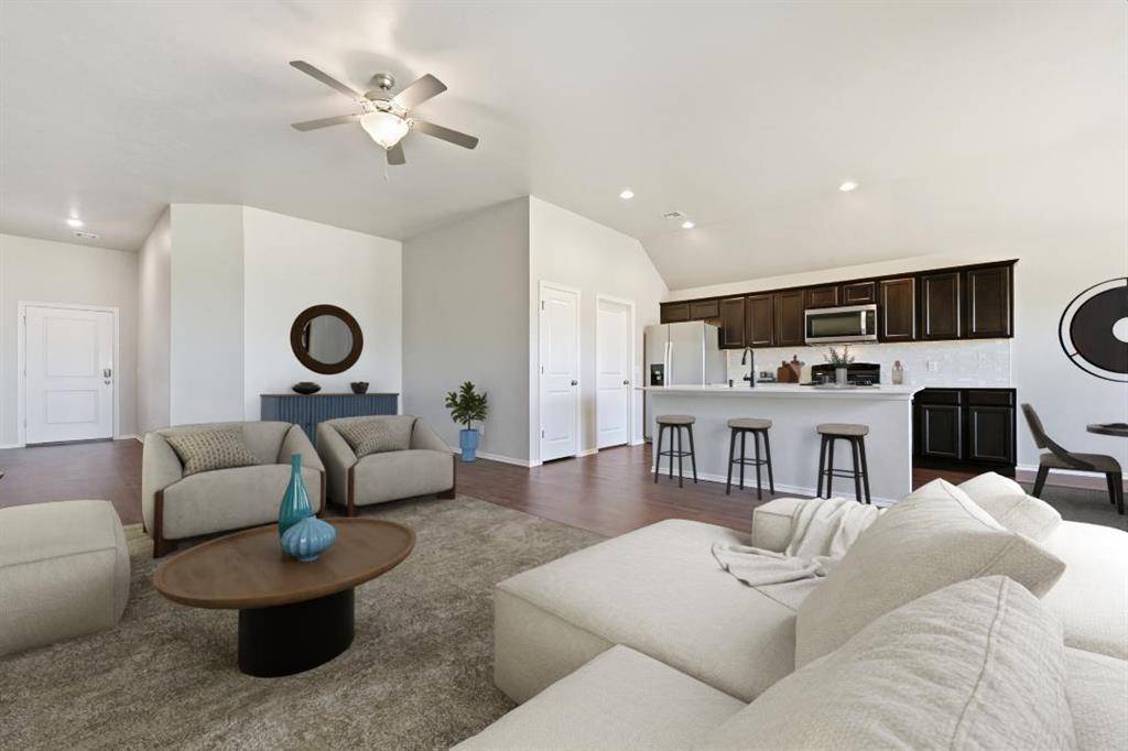 1281 Lakeview DR, Edmond, OK 73034
