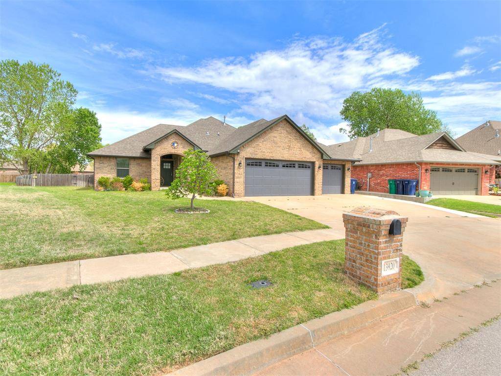 13920 Hutchinson PL, Yukon, OK 73099