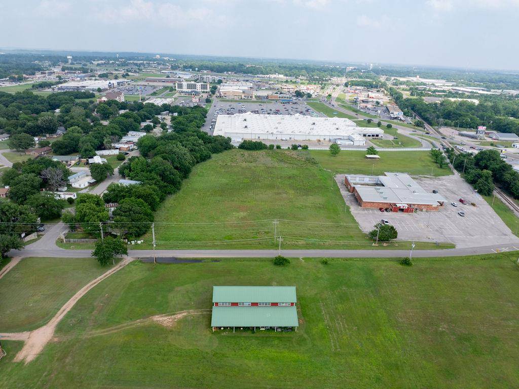 3800 W Main ST, Durant, OK 74701