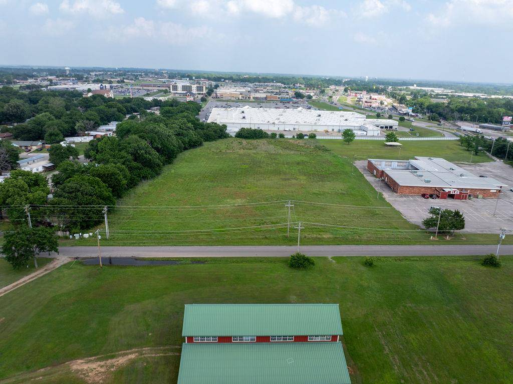 3800 W Main ST, Durant, OK 74701