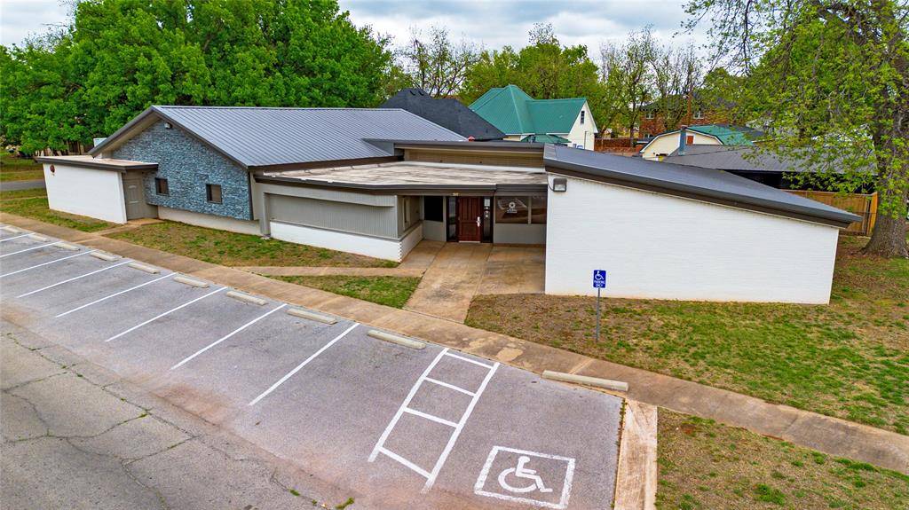 307 S 7th ST, Chickasha, OK 73018