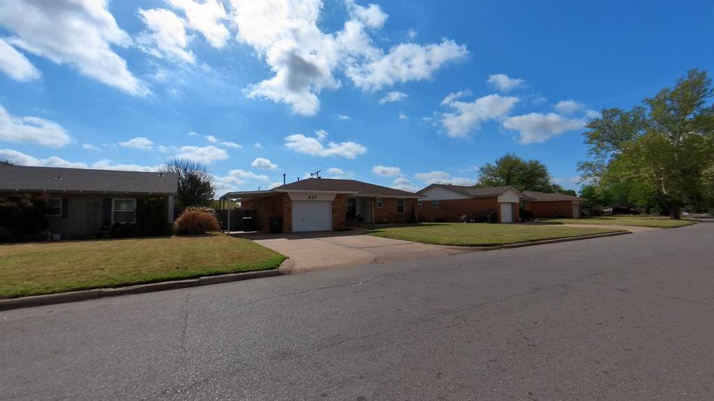 417 S 24th ST, Clinton, OK 73601