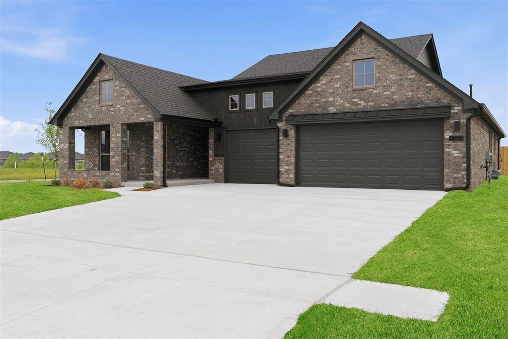 1400 SW 159th ST, Moore, OK 73170