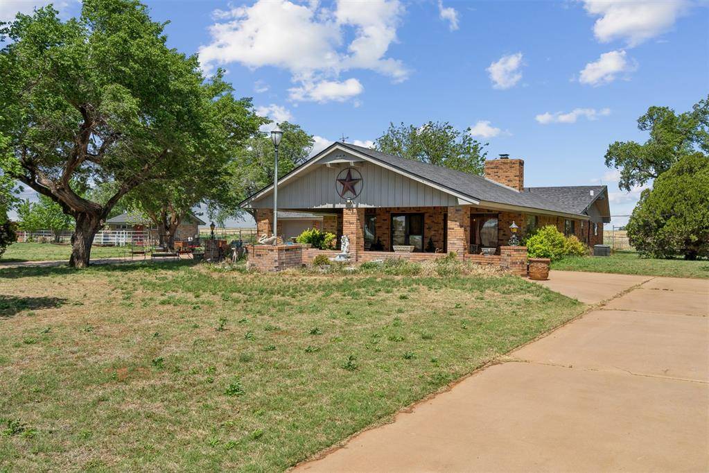 21749 E 1150 RD, Foss, OK 73647