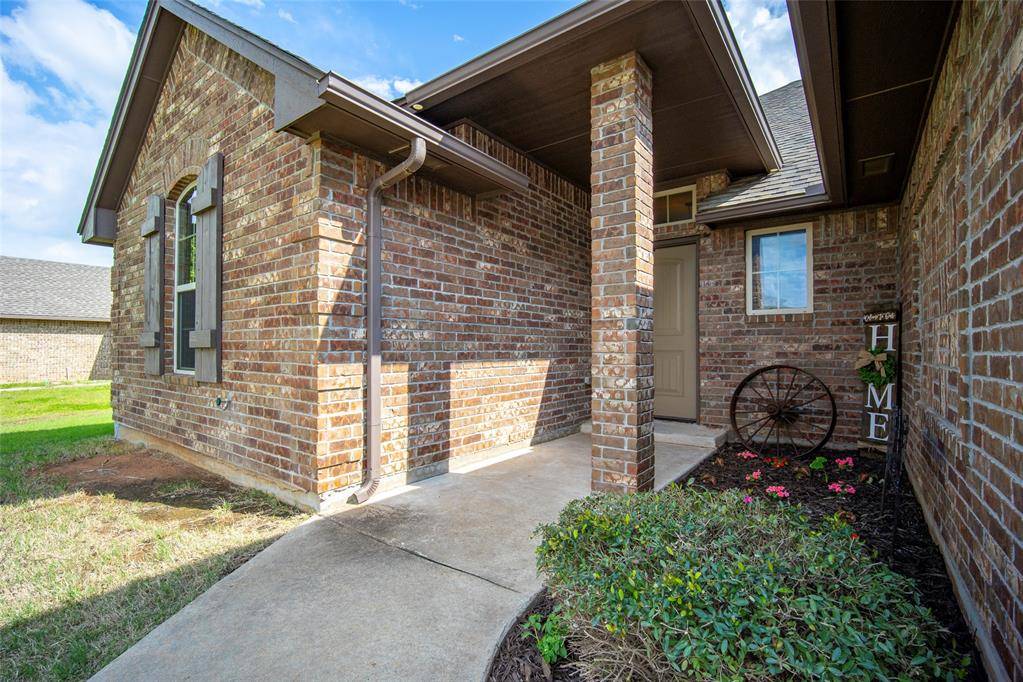 11208 NW 8th ST, Yukon, OK 73099