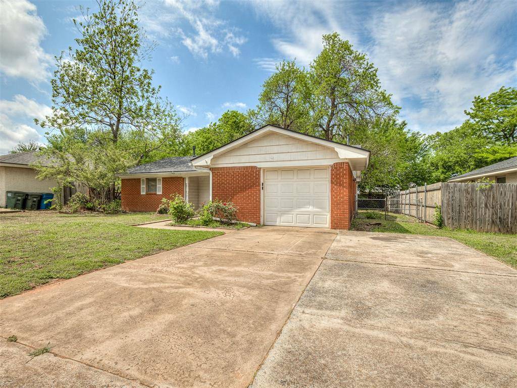 2013 Hardy DR, Edmond, OK 73013