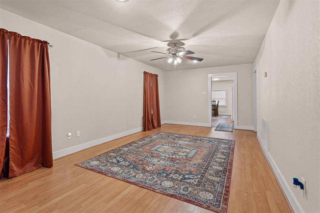 214 S Locust ST, Pauls Valley, OK 73075