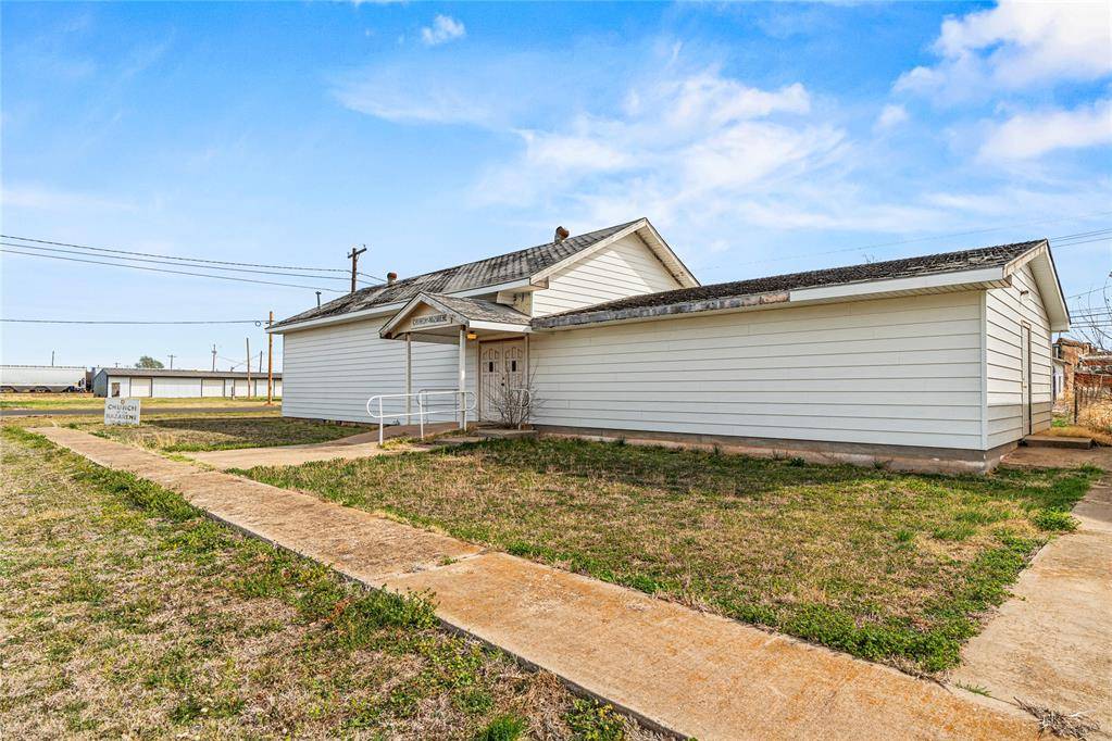 602 D ST, Snyder, OK 73566