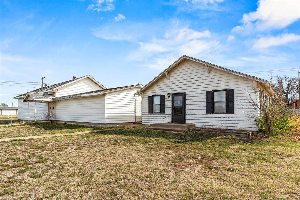 602 D ST, Snyder, OK 73566