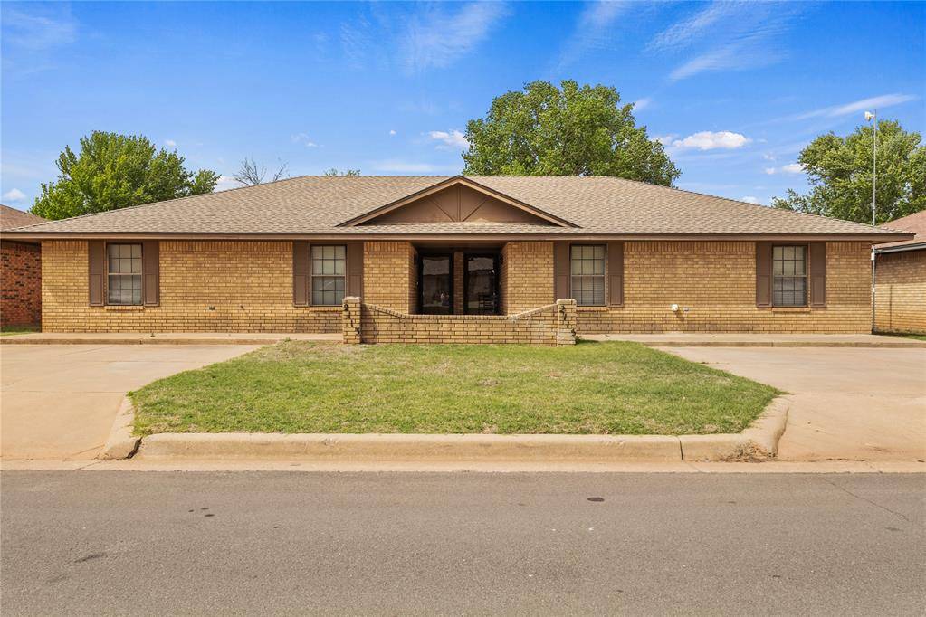 2113 Lynn LN, Weatherford, OK 73096