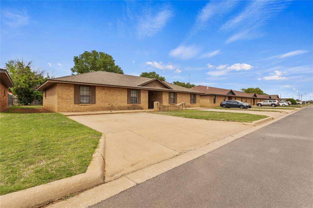 2113 Lynn LN, Weatherford, OK 73096