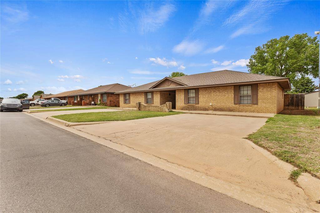 2113 Lynn LN, Weatherford, OK 73096