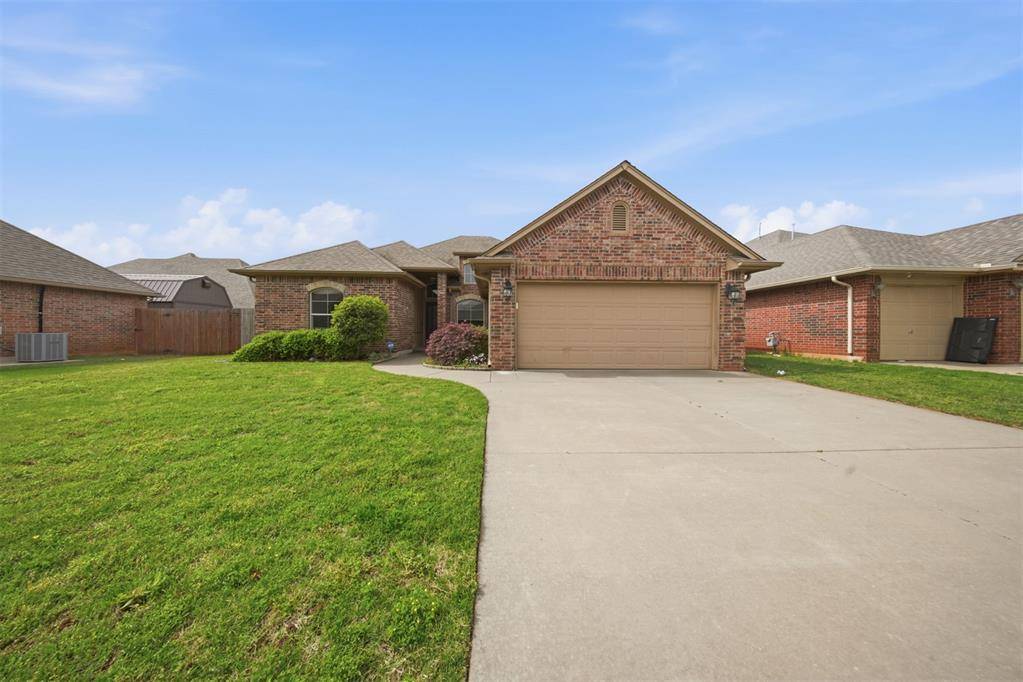 2112 SE 9th ST, Moore, OK 73160