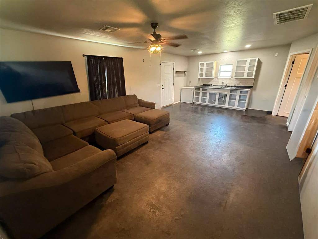 601 W Jewel ST, Mangum, OK 73554