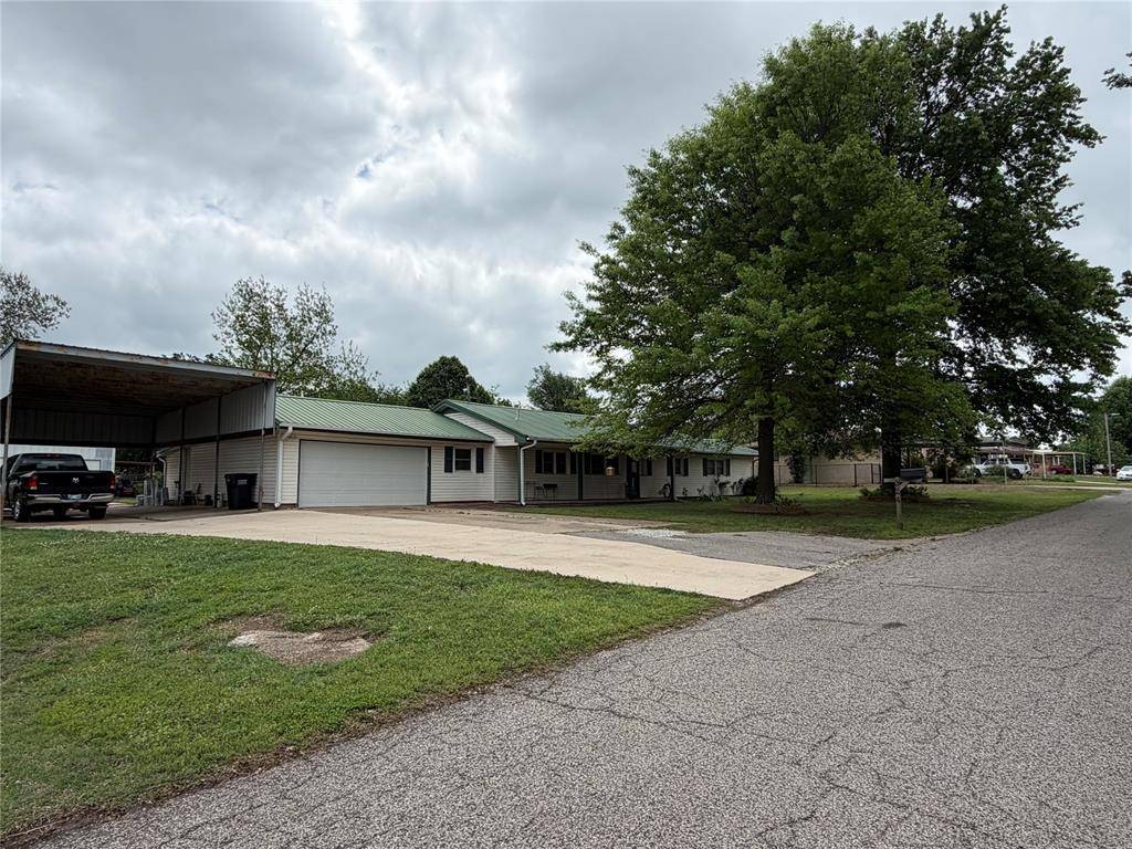 324 S Main ST, Mcloud, OK 74851
