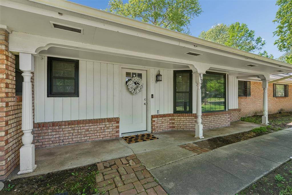 910 McCall DR, Norman, OK 73072