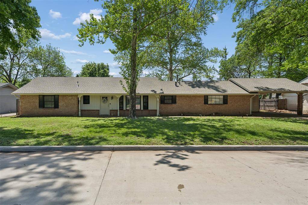 910 McCall DR, Norman, OK 73072