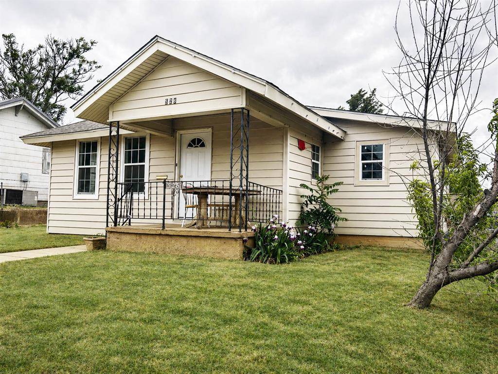 526 N 7th ST, Clinton, OK 73601