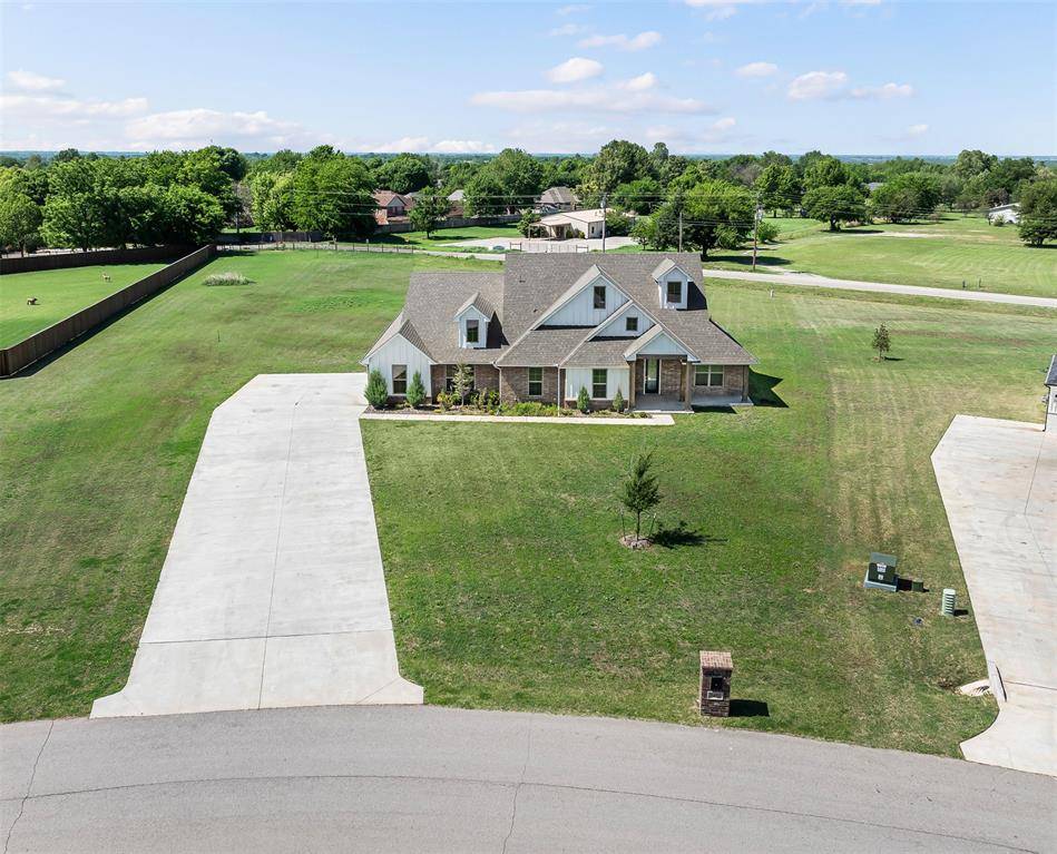 3452 Woodland Springs DR, Norman, OK 73072