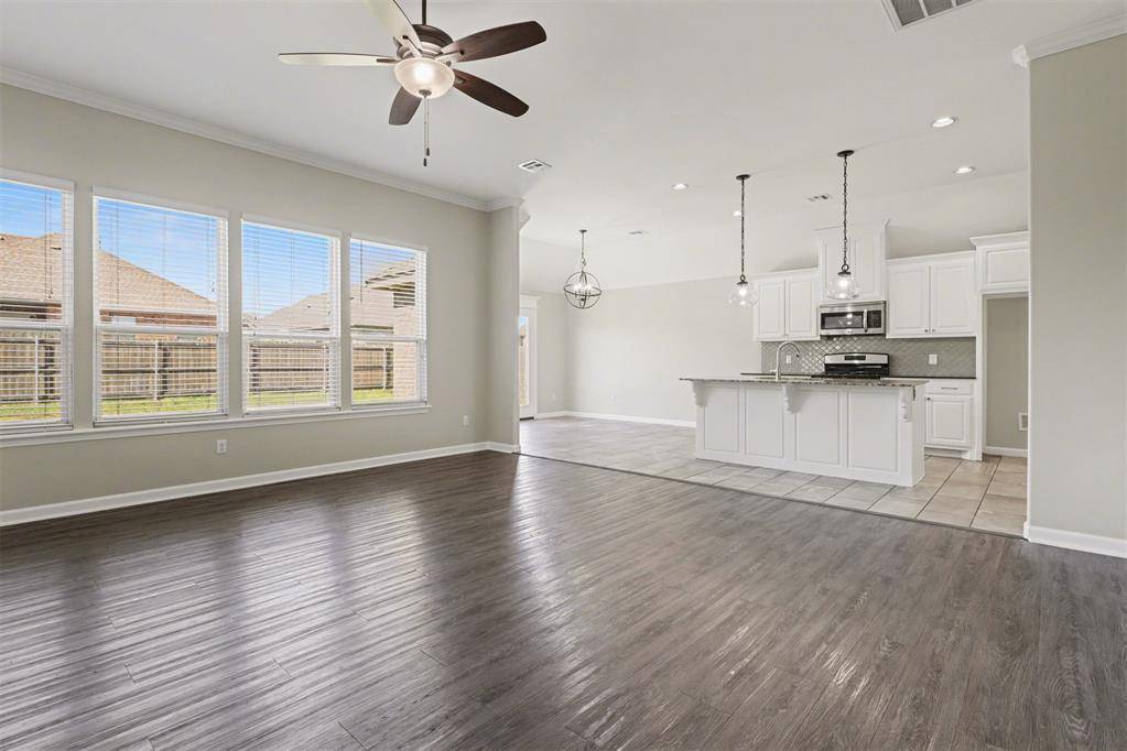11205 SW 41st TER, Mustang, OK 73064