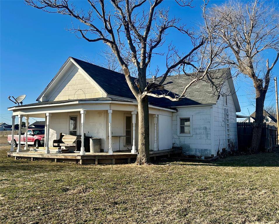 100 Chickasaw AVE, Duke, OK 73532