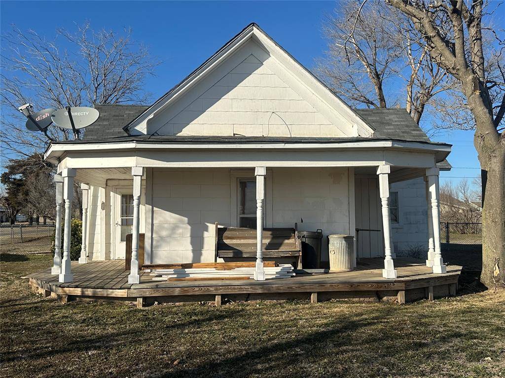 100 Chickasaw AVE, Duke, OK 73532