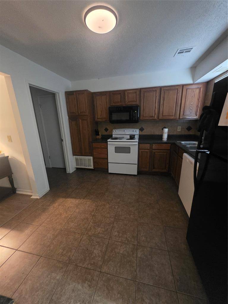 2716 SW 85th ST, Oklahoma City, OK 73159
