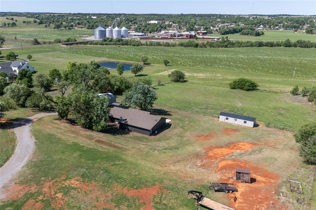 118 E Sugar Creek DR, Binger, OK 73009
