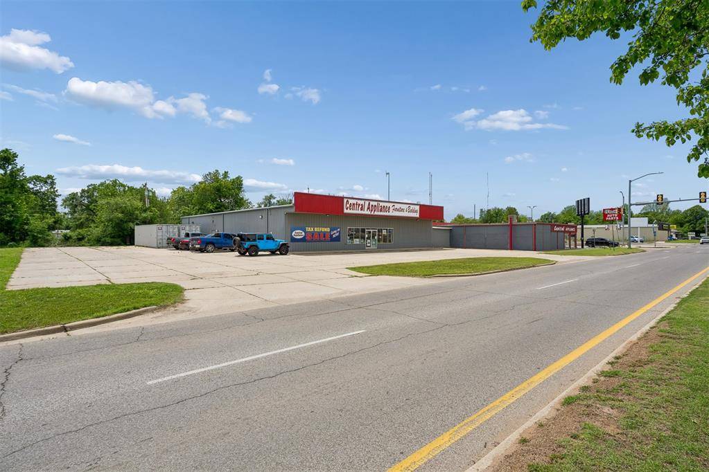 102 E Central BLVD, Anadarko, OK 73005